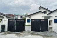 Trackless folding gate Trackless autogate Folding gate Malaysia Aluminium gate Malaysia Delux autogate Unigate Autogate Malaysia Unigate Malaysia Trackless gate Malaysia Aluminium gate supplier Malaysia Aluminium auto gate Autogate price Autogate system price Trackless autogate malaysia price Autogate malaysia price Aluminium gate suppliers vert 1