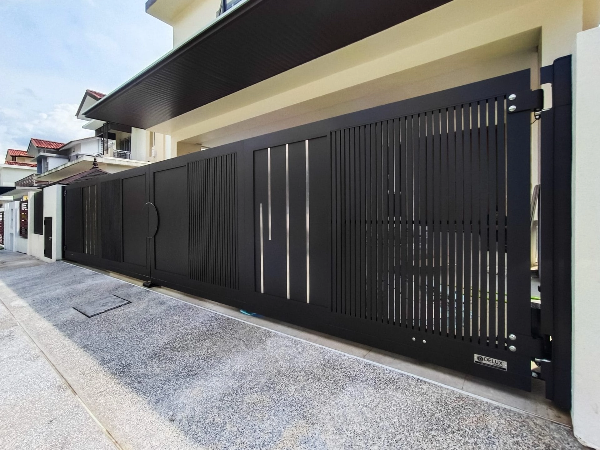 Trackless folding gate Trackless autogate Folding gate Malaysia Aluminium gate Malaysia Delux autogate Unigate Autogate Malaysia Unigate Malaysia Trackless gate Malaysia Aluminium gate supplier Malaysia Aluminium auto gate Autogate price Autogate system price Trackless autogate malaysia price Autogate malaysia price Aluminium gate suppliers grono 2