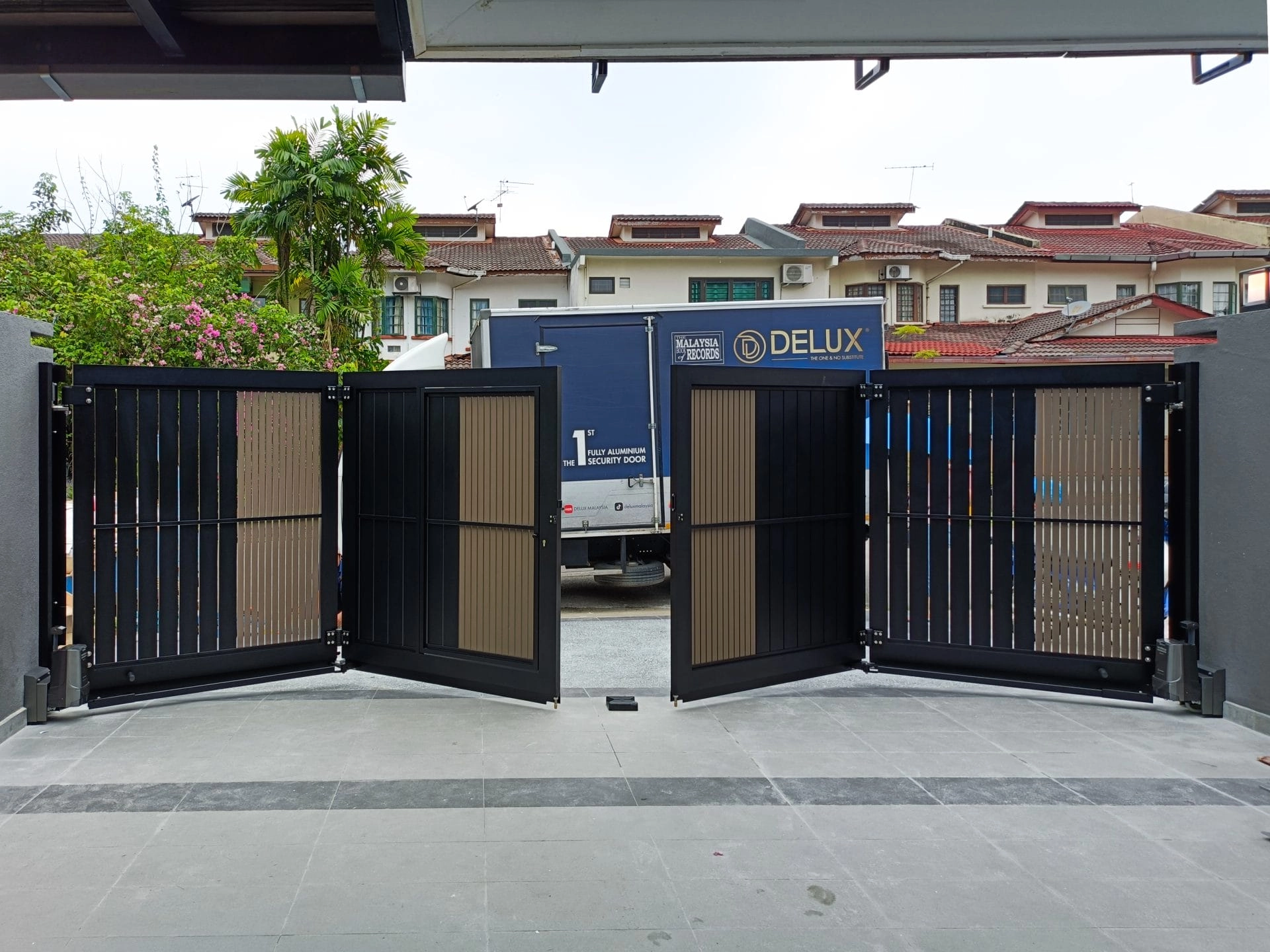 Trackless folding gate Trackless autogate Folding gate Malaysia Aluminium gate Malaysia Delux autogate Unigate Autogate Malaysia Unigate Malaysia Trackless gate Malaysia Aluminium gate supplier Malaysia Aluminium auto gate Autogate price Autogate system price Trackless autogate malaysia price Autogate malaysia price Aluminium gate suppliers Pine 6B