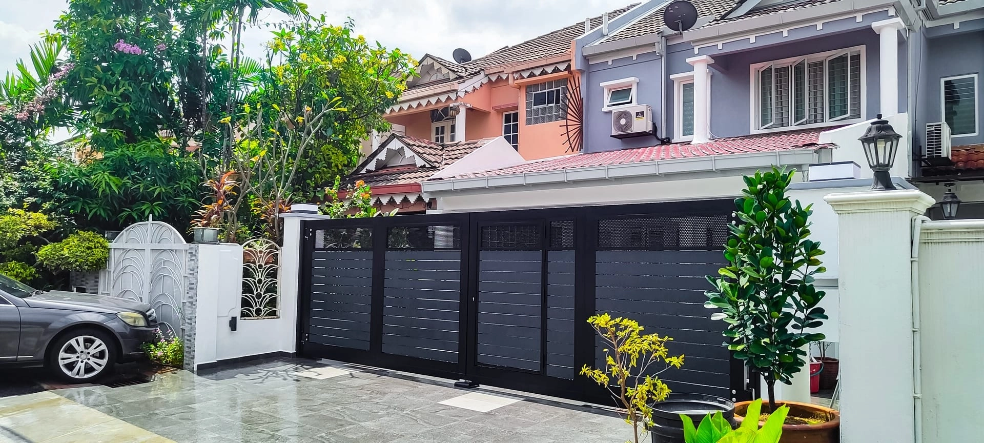 Trackless folding gate Trackless autogate Folding gate Malaysia Aluminium gate Malaysia Delux autogate Unigate Autogate Malaysia Unigate Malaysia Trackless gate Malaysia Aluminium gate supplier Malaysia Aluminium auto gate Autogate price Autogate system price Trackless autogate malaysia price Autogate malaysia price Aluminium gate suppliers texstone x4