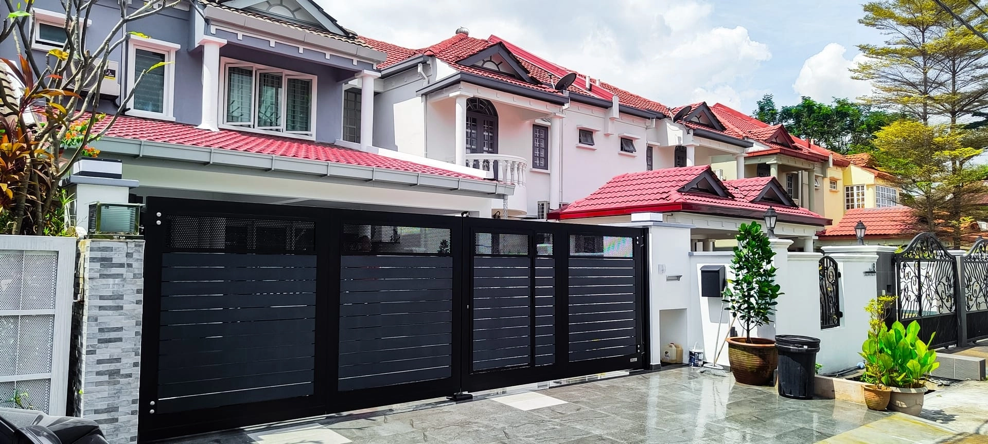 Trackless folding gate Trackless autogate Folding gate Malaysia Aluminium gate Malaysia Delux autogate Unigate Autogate Malaysia Unigate Malaysia Trackless gate Malaysia Aluminium gate supplier Malaysia Aluminium auto gate Autogate price Autogate system price Trackless autogate malaysia price Autogate malaysia price Aluminium gate suppliers texstone x4