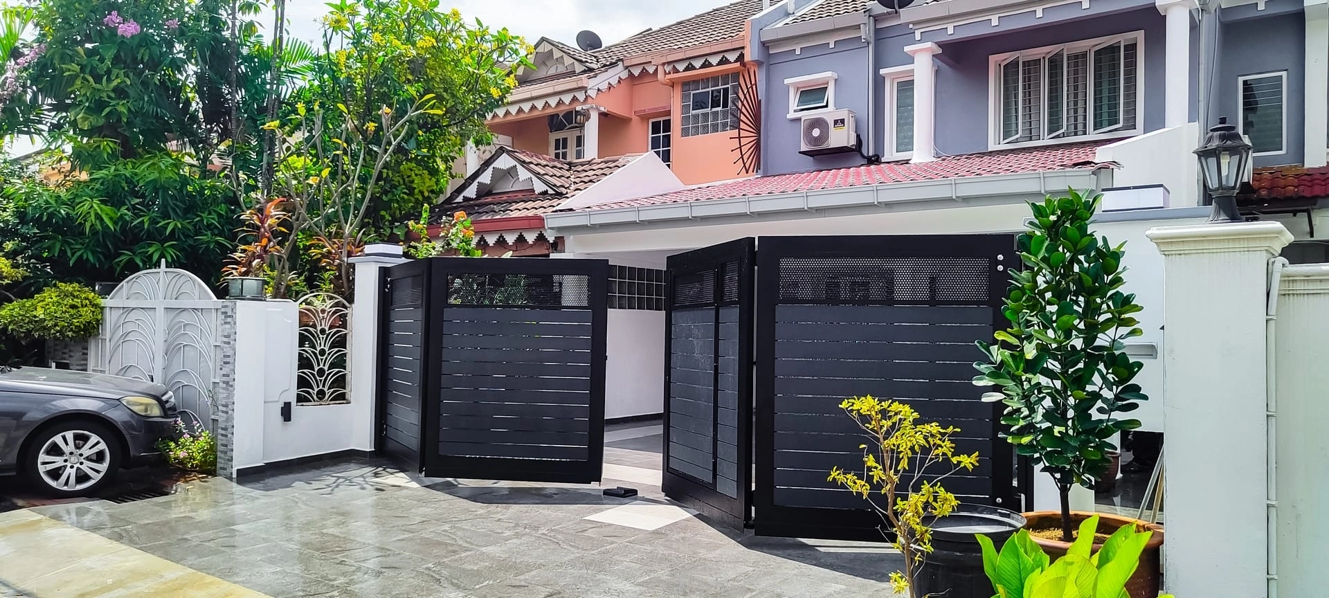 Trackless folding gate Trackless autogate Folding gate Malaysia Aluminium gate Malaysia Delux autogate Unigate Autogate Malaysia Unigate Malaysia Trackless gate Malaysia Aluminium gate supplier Malaysia Aluminium auto gate Autogate price Autogate system price Trackless autogate malaysia price Autogate malaysia price Aluminium gate suppliers texstone x4