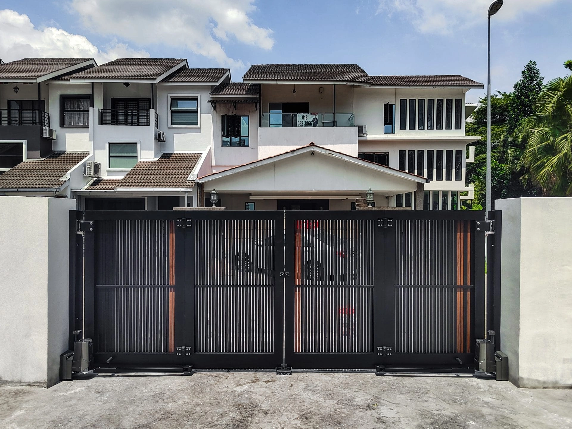 Trackless folding gate Trackless autogate Folding gate Malaysia Aluminium gate Malaysia Delux autogate Unigate Autogate Malaysia Unigate Malaysia Trackless gate Malaysia Aluminium gate supplier Malaysia Aluminium auto gate Autogate price Autogate system price Trackless autogate malaysia price Autogate malaysia price Aluminium gate suppliers X27