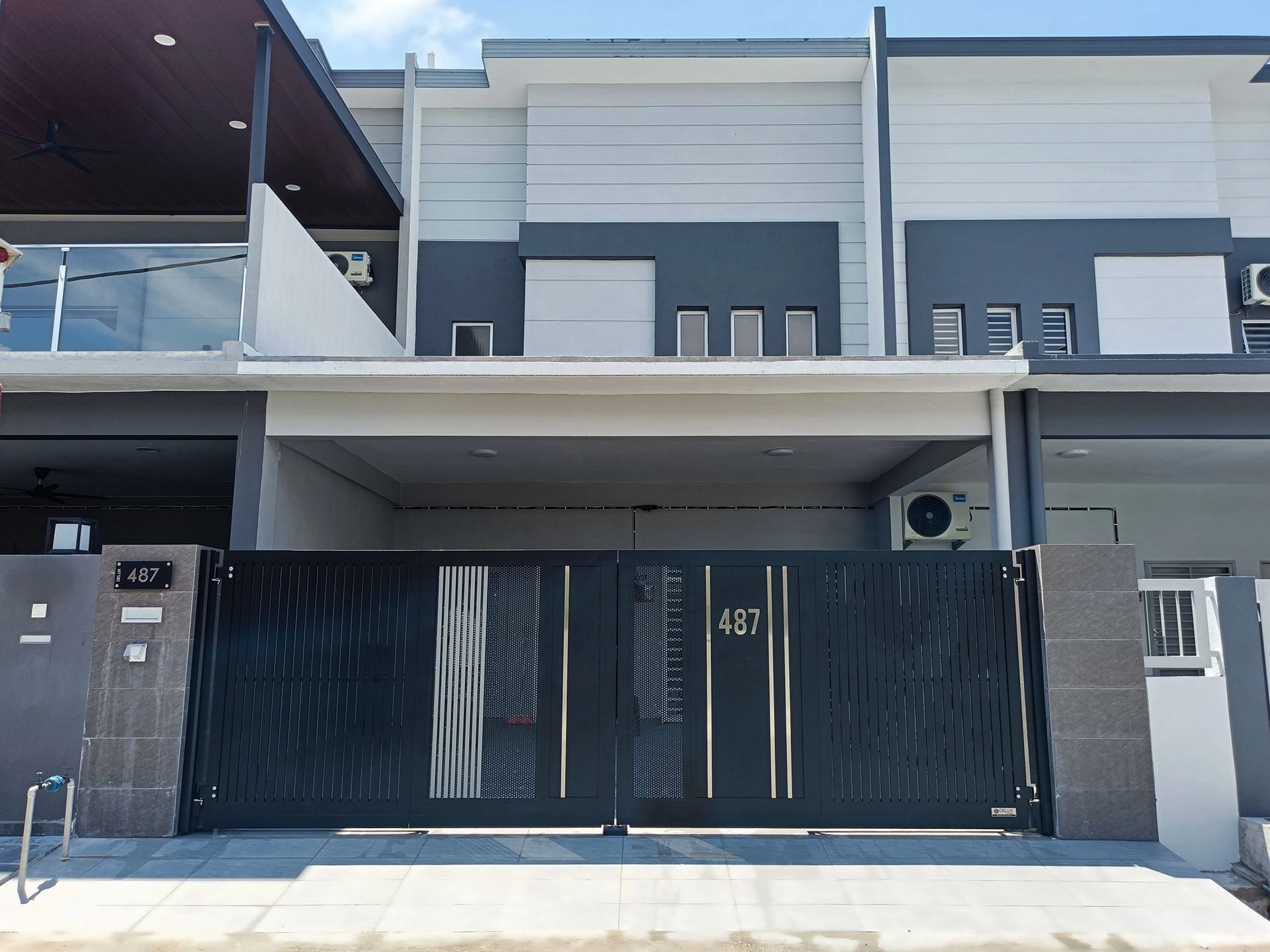 Trackless folding gate Trackless autogate Folding gate Malaysia Aluminium gate Malaysia Delux autogate Unigate Autogate Malaysia Unigate Malaysia Trackless gate Malaysia Aluminium gate supplier Malaysia Aluminium auto gate Autogate price Autogate system price Trackless autogate malaysia price Autogate malaysia price Aluminium gate suppliers linex 3