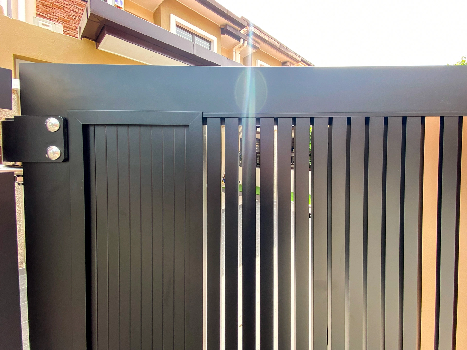 Trackless folding gate Trackless autogate Folding gate Malaysia Aluminium gate Malaysia Delux autogate Unigate Autogate Malaysia Unigate Malaysia Trackless gate Malaysia Aluminium gate supplier Malaysia Aluminium auto gate Autogate price Autogate system price Trackless autogate malaysia price Autogate malaysia price Aluminium gate suppliers LINO GX104