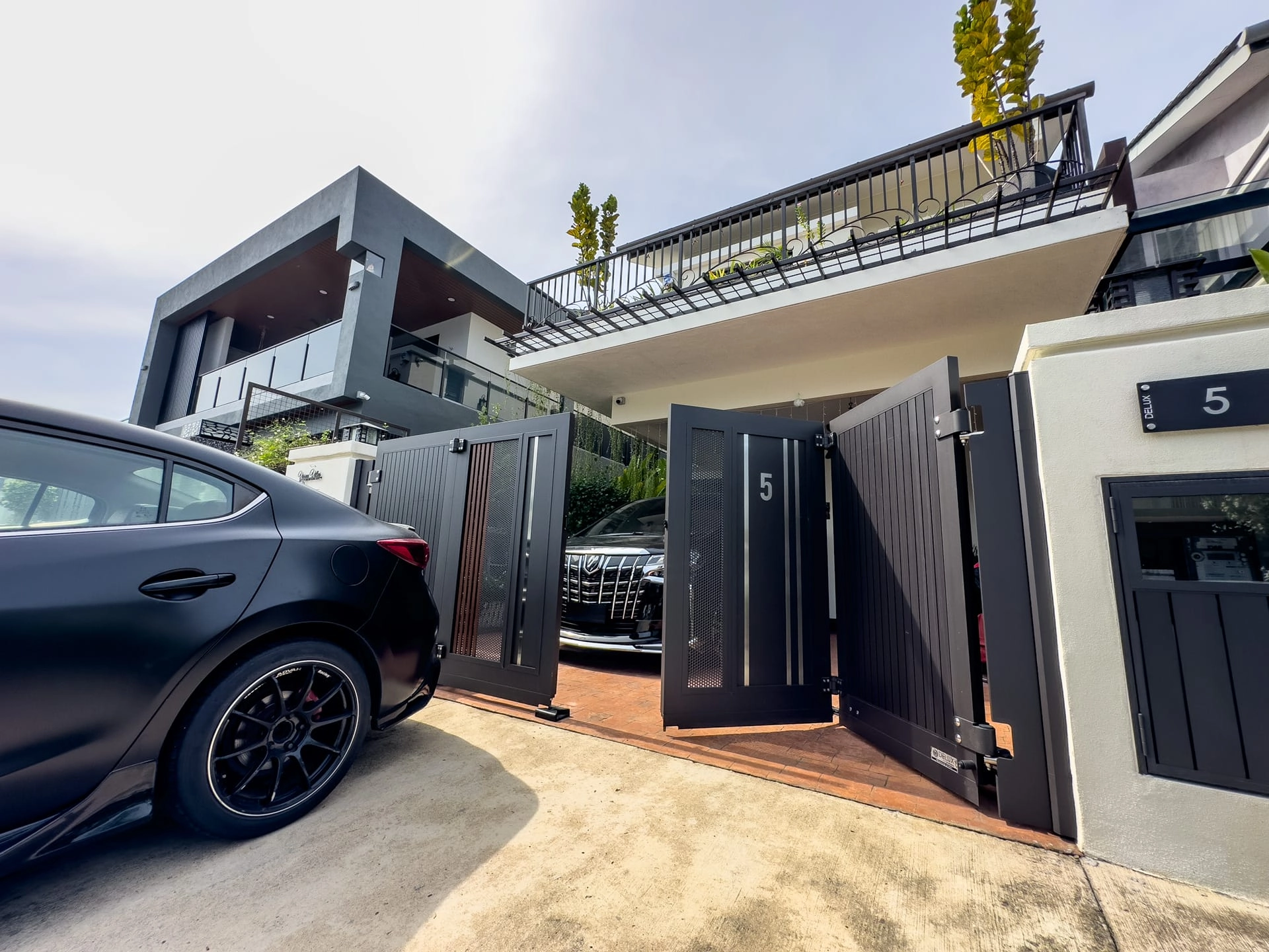 Trackless folding gate Trackless autogate Folding gate Malaysia Aluminium gate Malaysia Delux autogate Unigate Autogate Malaysia Unigate Malaysia Trackless gate Malaysia Aluminium gate supplier Malaysia Aluminium auto gate Autogate price Autogate system price Trackless autogate malaysia price Autogate malaysia price Aluminium gate suppliers