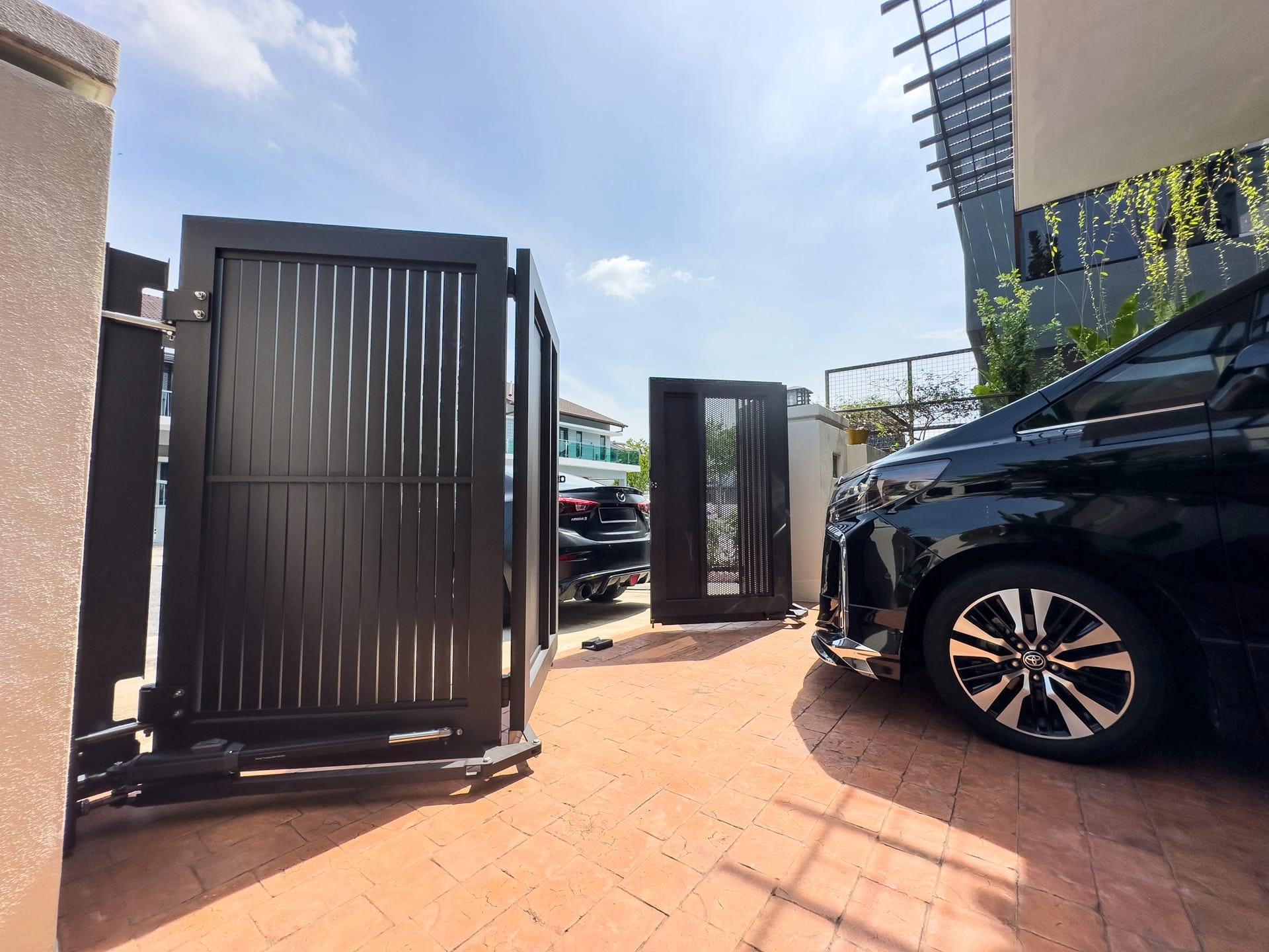 Trackless folding gate Trackless autogate Folding gate Malaysia Aluminium gate Malaysia Delux autogate Unigate Autogate Malaysia Unigate Malaysia Trackless gate Malaysia Aluminium gate supplier Malaysia Aluminium auto gate Autogate price Autogate system price Trackless autogate malaysia price Autogate malaysia price Aluminium gate suppliers