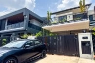 Trackless folding gate Trackless autogate Folding gate Malaysia Aluminium gate Malaysia Delux autogate Unigate Autogate Malaysia Unigate Malaysia Trackless gate Malaysia Aluminium gate supplier Malaysia Aluminium auto gate Autogate price Autogate system price Trackless autogate malaysia price Autogate malaysia price Aluminium gate suppliers