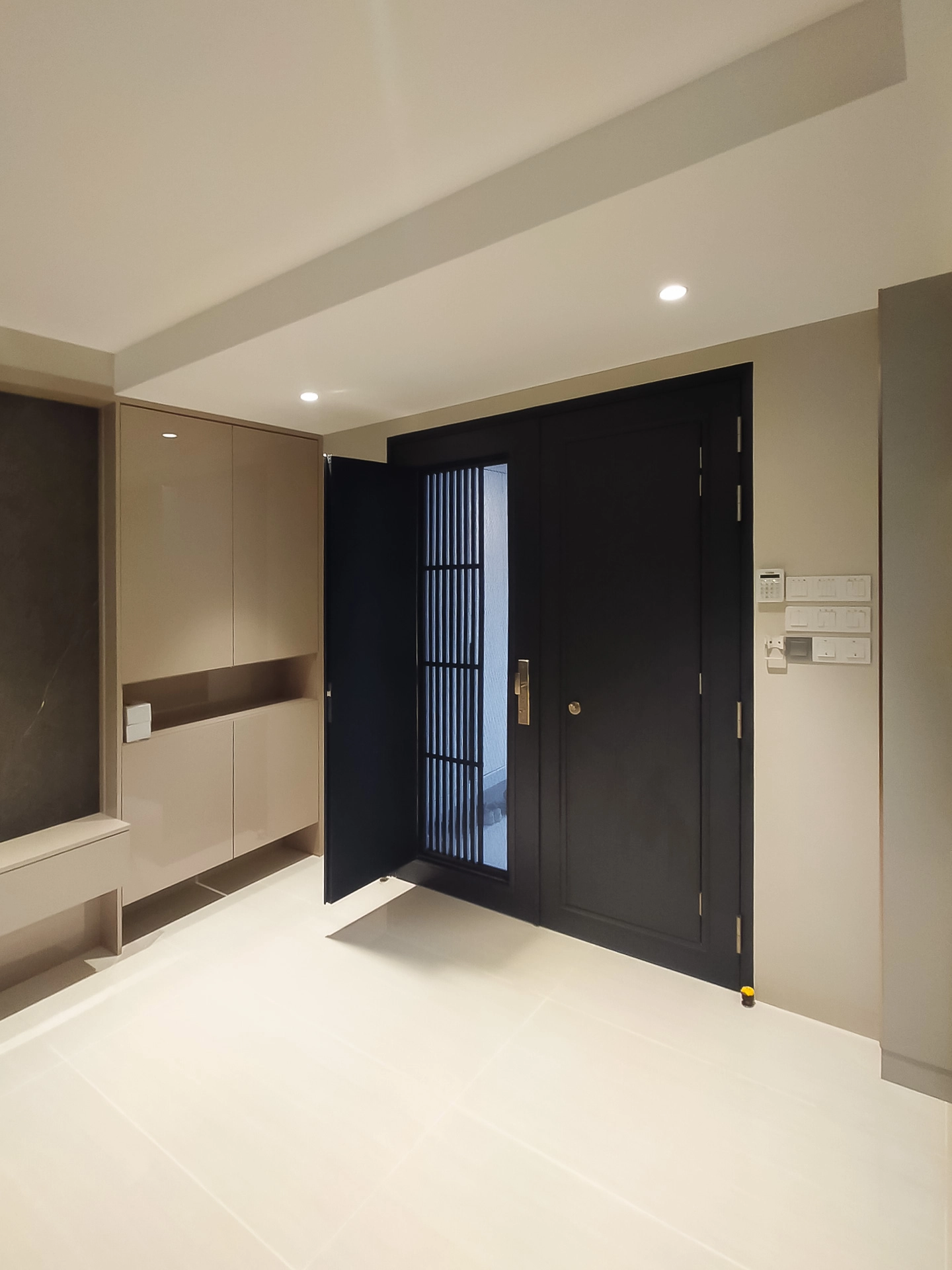 Security door Malaysia Aluminum door Luxury security door Delux security door price Aluminium security door Alutechdoor Security door design for home Best safety door Best security door malaysia Modern security door Security door design Double Door DT603P