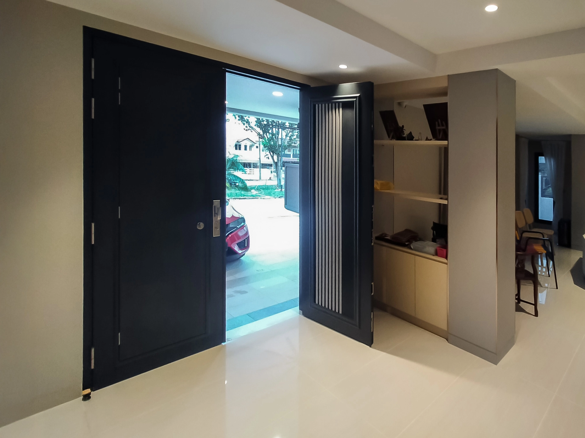 Security door Malaysia Aluminum door Luxury security door Delux security door price Aluminium security door Alutechdoor Security door design for home Best safety door Best security door malaysia Modern security door Security door design Double Door DT603P