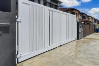 UniGate-Pro_GX104-(Customize)_18ft-6in-x-7ft-9in_Shah--Alam--(5) Trackless folding gate Trackless autogate Folding gate Malaysia Aluminium gate Malaysia Delux autogate Unigate Autogate Malaysia Unigate Malaysia Trackless gate Malaysia Aluminium gate supplier Malaysia Aluminium auto gate Autogate price Autogate system price Trackless autogate malaysia price Autogate malaysia price Aluminium gate suppliers LINO