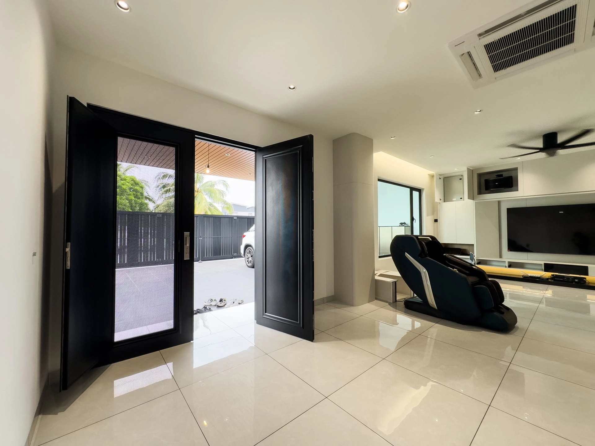 Trackless folding gate Trackless autogate Folding gate Malaysia Aluminium gate Malaysia Delux autogate Unigate Autogate Malaysia Unigate Malaysia Trackless gate Malaysia Aluminium gate supplier Malaysia Aluminium auto gate Autogate price Autogate system price Trackless autogate malaysia price Autogate malaysia price Aluminium gate suppliers