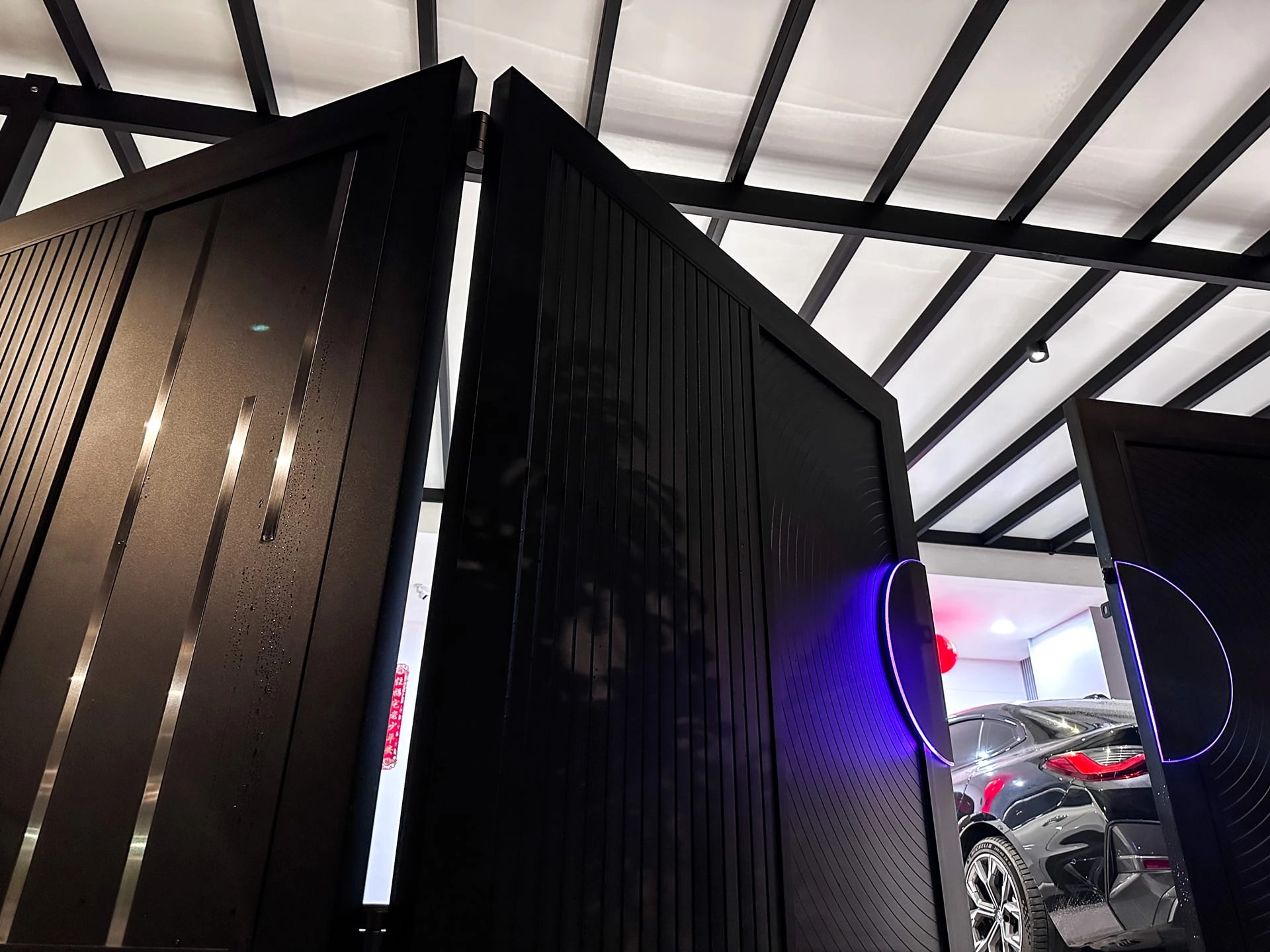 Trackless folding gate Trackless autogate Folding gate Malaysia Aluminium gate Malaysia Delux autogate Unigate Autogate Malaysia Unigate Malaysia Trackless gate Malaysia Aluminium gate supplier Malaysia Aluminium auto gate Autogate price Autogate system price Trackless autogate malaysia price Autogate malaysia price Aluminium gate suppliers