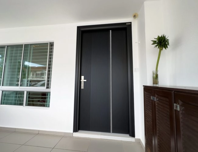 Security door Malaysia Aluminum door Luxury security door Delux security door price Aluminium security door Alutechdoor Security door design for home Best safety door Best security door malaysia Modern security door Security door design Double Door LN102