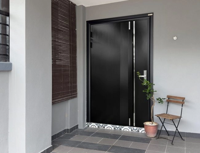 Security door Malaysia Aluminum door Luxury security door Delux security door price Aluminium security door Alutechdoor Security door design for home Best safety door Best security door malaysia Modern security door Security door design Double Door LN103