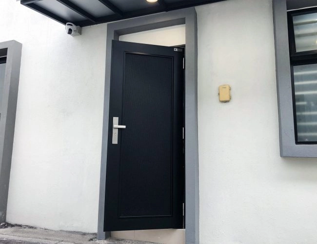Security door Malaysia Aluminum door Luxury security door Delux security door price Aluminium security door Alutechdoor Security door design for home Best safety door Best security door malaysia Modern security door Security door design Safety door Malaysia Premium security door dt901