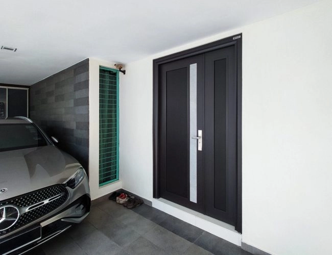 Security door Malaysia Aluminum door Luxury security door Delux security door price Aluminium security door Alutechdoor Security door design for home Best safety door Best security door malaysia Modern security door Security door design One and Half Door DT601C