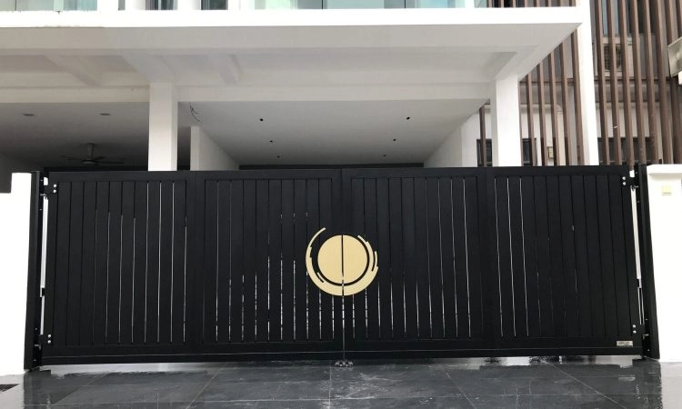 How to choose a trackless folding gate that last long