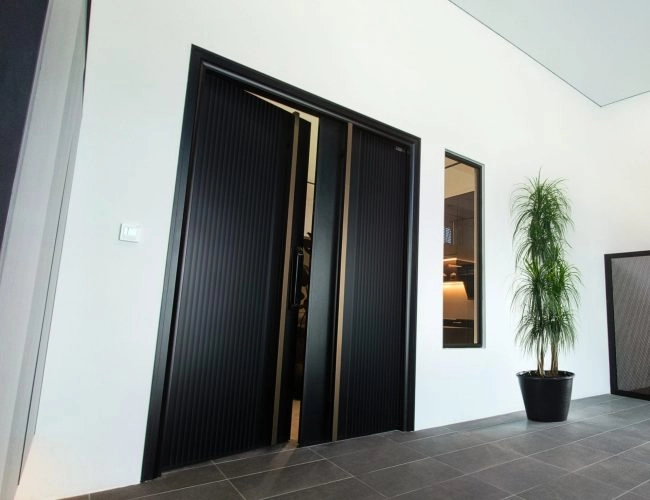 Security door Malaysia Aluminum door Luxury security door Delux security door price Aluminium security door Alutechdoor Security door design for home Best safety door Best security door malaysia Modern security door Security door design Double Door LX104