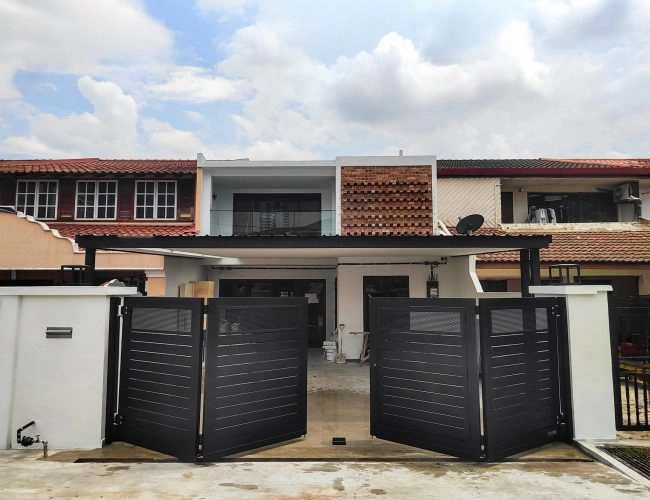 Trackless folding gate Trackless autogate Folding gate Malaysia Aluminium gate Malaysia Delux autogate Unigate Autogate Malaysia Unigate Malaysia Trackless gate Malaysia Aluminium gate supplier Malaysia Aluminium auto gate Autogate price Autogate system price Trackless autogate malaysia price Autogate malaysia price Aluminium gate suppliers texstone x4