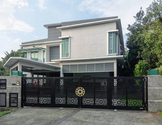 Trackless folding gate Trackless autogate Folding gate Malaysia Aluminium gate Malaysia Delux autogate Unigate Autogate Malaysia Unigate Malaysia Trackless gate Malaysia Aluminium gate supplier Malaysia Aluminium auto gate Autogate price Autogate system price Trackless autogate malaysia price Autogate malaysia price Aluminium gate suppliers mj102