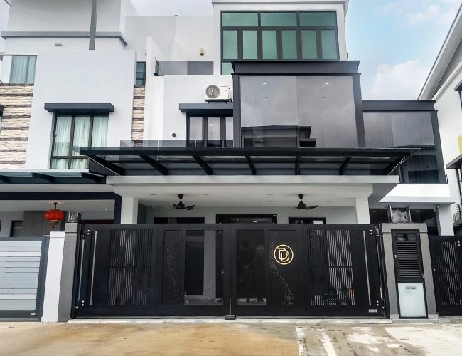 Trackless folding gate Trackless autogate Folding gate Malaysia Aluminium gate Malaysia Delux autogate Unigate Autogate Malaysia Unigate Malaysia Trackless gate Malaysia Aluminium gate supplier Malaysia Aluminium auto gate Autogate price Autogate system price Trackless autogate malaysia price Autogate malaysia price Aluminium gate suppliers vera