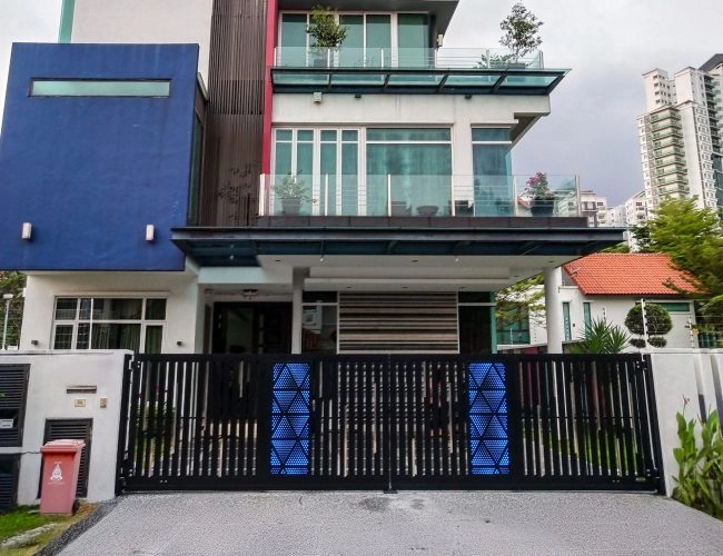 Trackless folding gate Trackless autogate Folding gate Malaysia Aluminium gate Malaysia Delux autogate Unigate Autogate Malaysia Unigate Malaysia Trackless gate Malaysia Aluminium gate supplier Malaysia Aluminium auto gate Autogate price Autogate system price Trackless autogate malaysia price Autogate malaysia price Aluminium gate suppliers Tricity