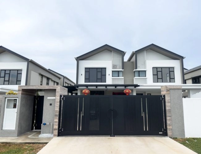 Trackless folding gate Trackless autogate Folding gate Malaysia Aluminium gate Malaysia Delux autogate Unigate Autogate Malaysia Unigate Malaysia Trackless gate Malaysia Aluminium gate supplier Malaysia Aluminium auto gate Autogate price Autogate system price Trackless autogate malaysia price Autogate malaysia price Aluminium gate suppliers Grono