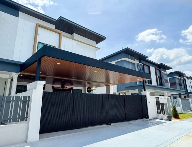 Trackless folding gate Trackless autogate Folding gate Malaysia Aluminium gate Malaysia Delux autogate Unigate Autogate Malaysia Unigate Malaysia Trackless gate Malaysia Aluminium gate supplier Malaysia Aluminium auto gate Autogate price Autogate system price Trackless autogate malaysia price Autogate malaysia price Aluminium gate suppliers x21