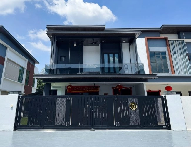 Trackless folding gate Trackless autogate Folding gate Malaysia Aluminium gate Malaysia Delux autogate Unigate Autogate Malaysia Unigate Malaysia Trackless gate Malaysia Aluminium gate supplier Malaysia Aluminium auto gate Autogate price Autogate system price Trackless autogate malaysia price Autogate malaysia price Aluminium gate suppliers vazz 2