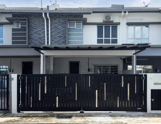 Trackless folding gate Trackless autogate Folding gate Malaysia Aluminium gate Malaysia Delux autogate Unigate Autogate Malaysia Unigate Malaysia Trackless gate Malaysia Aluminium gate supplier Malaysia Aluminium auto gate Autogate price Autogate system price Trackless autogate malaysia price Autogate malaysia price Aluminium gate suppliers x-line 1