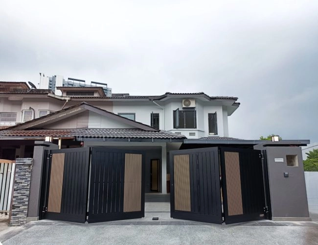 Trackless folding gate Trackless autogate Folding gate Malaysia Aluminium gate Malaysia Delux autogate Unigate Autogate Malaysia Unigate Malaysia Trackless gate Malaysia Aluminium gate supplier Malaysia Aluminium auto gate Autogate price Autogate system price Trackless autogate malaysia price Autogate malaysia price Aluminium gate suppliers Pine 6B