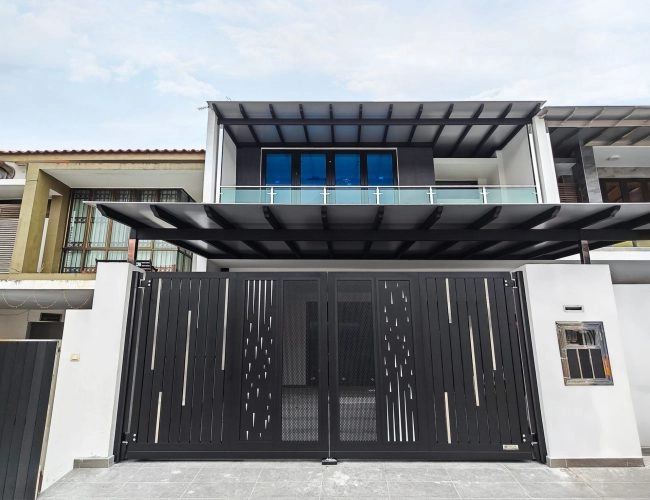 Trackless folding gate Trackless autogate Folding gate Malaysia Aluminium gate Malaysia Delux autogate Unigate Autogate Malaysia Unigate Malaysia Trackless gate Malaysia Aluminium gate supplier Malaysia Aluminium auto gate Autogate price Autogate system price Trackless autogate malaysia price Autogate malaysia price Aluminium gate suppliers showy