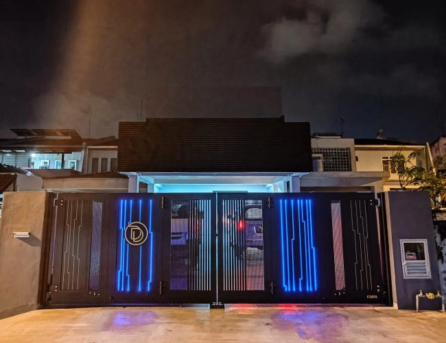 Trackless folding gate Trackless autogate Folding gate Malaysia Aluminium gate Malaysia Delux autogate Unigate Autogate Malaysia Unigate Malaysia Trackless gate Malaysia Aluminium gate supplier Malaysia Aluminium auto gate Autogate price Autogate system price Trackless autogate malaysia price Autogate malaysia price Aluminium gate suppliers vibe