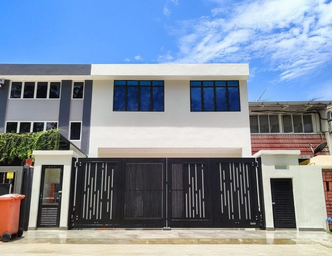 Trackless folding gate Trackless autogate Folding gate Malaysia Aluminium gate Malaysia Delux autogate Unigate Autogate Malaysia Unigate Malaysia Trackless gate Malaysia Aluminium gate supplier Malaysia Aluminium auto gate Autogate price Autogate system price Trackless autogate malaysia price Autogate malaysia price Aluminium gate suppliers wood 1