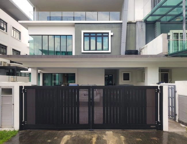 Trackless folding gate Trackless autogate Folding gate Malaysia Aluminium gate Malaysia Delux autogate Unigate Autogate Malaysia Unigate Malaysia Trackless gate Malaysia Aluminium gate supplier Malaysia Aluminium auto gate Autogate price Autogate system price Trackless autogate malaysia price Autogate malaysia price Aluminium gate suppliers pine 6b