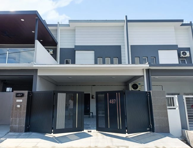 Trackless folding gate Trackless autogate Folding gate Malaysia Aluminium gate Malaysia Delux autogate Unigate Autogate Malaysia Unigate Malaysia Trackless gate Malaysia Aluminium gate supplier Malaysia Aluminium auto gate Autogate price Autogate system price Trackless autogate malaysia price Autogate malaysia price Aluminium gate suppliers linex 3