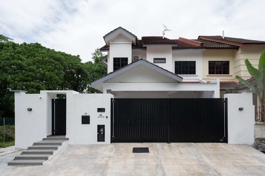 High-Quality Trackless Folding Gate: A Game-Changer in Home Security, Delux