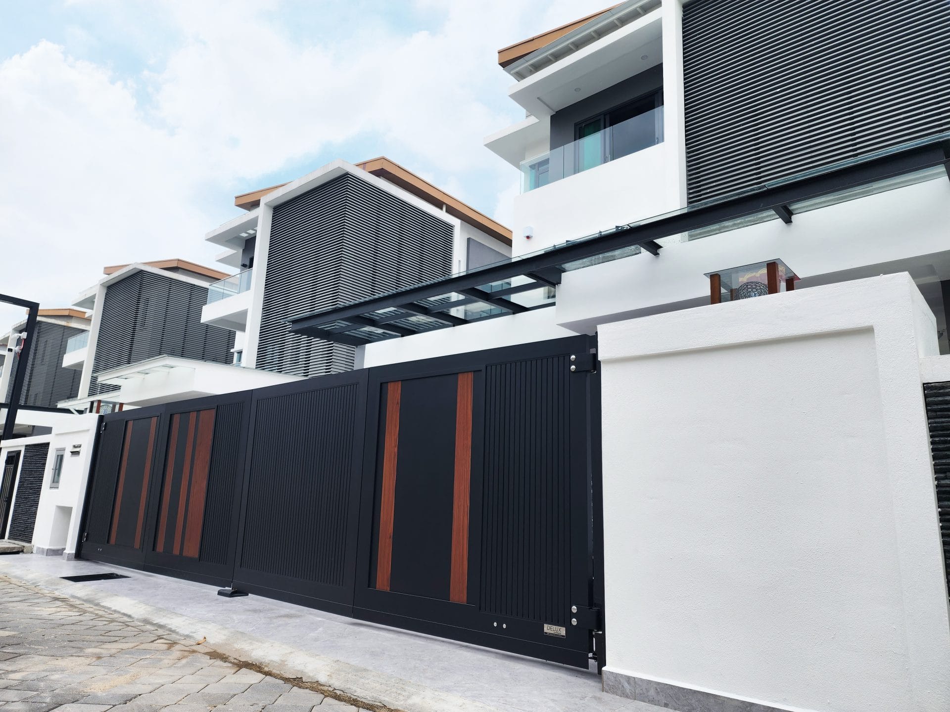 Trackless folding gate Trackless autogate Folding gate Malaysia Aluminium gate Malaysia Delux autogate Unigate Autogate Malaysia Unigate Malaysia Trackless gate Malaysia Aluminium gate supplier Malaysia Aluminium auto gate Autogate price Autogate system price Trackless autogate malaysia price Autogate malaysia price Aluminium gate suppliers inline 8