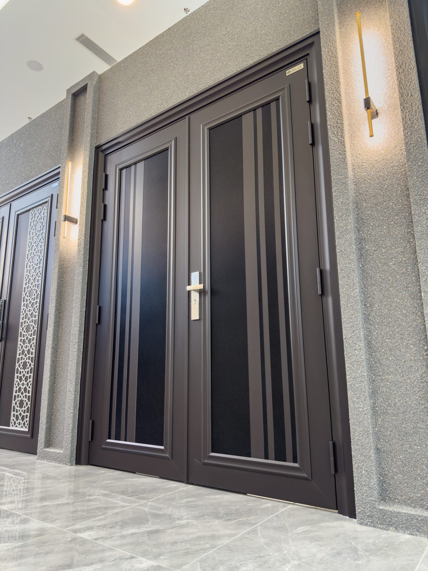 Security door Malaysia Aluminum door Luxury security door Delux security door price Aluminium security door Alutechdoor Security door design for home Best safety door Best security door malaysia Modern security door Security door design Double Door DT611P