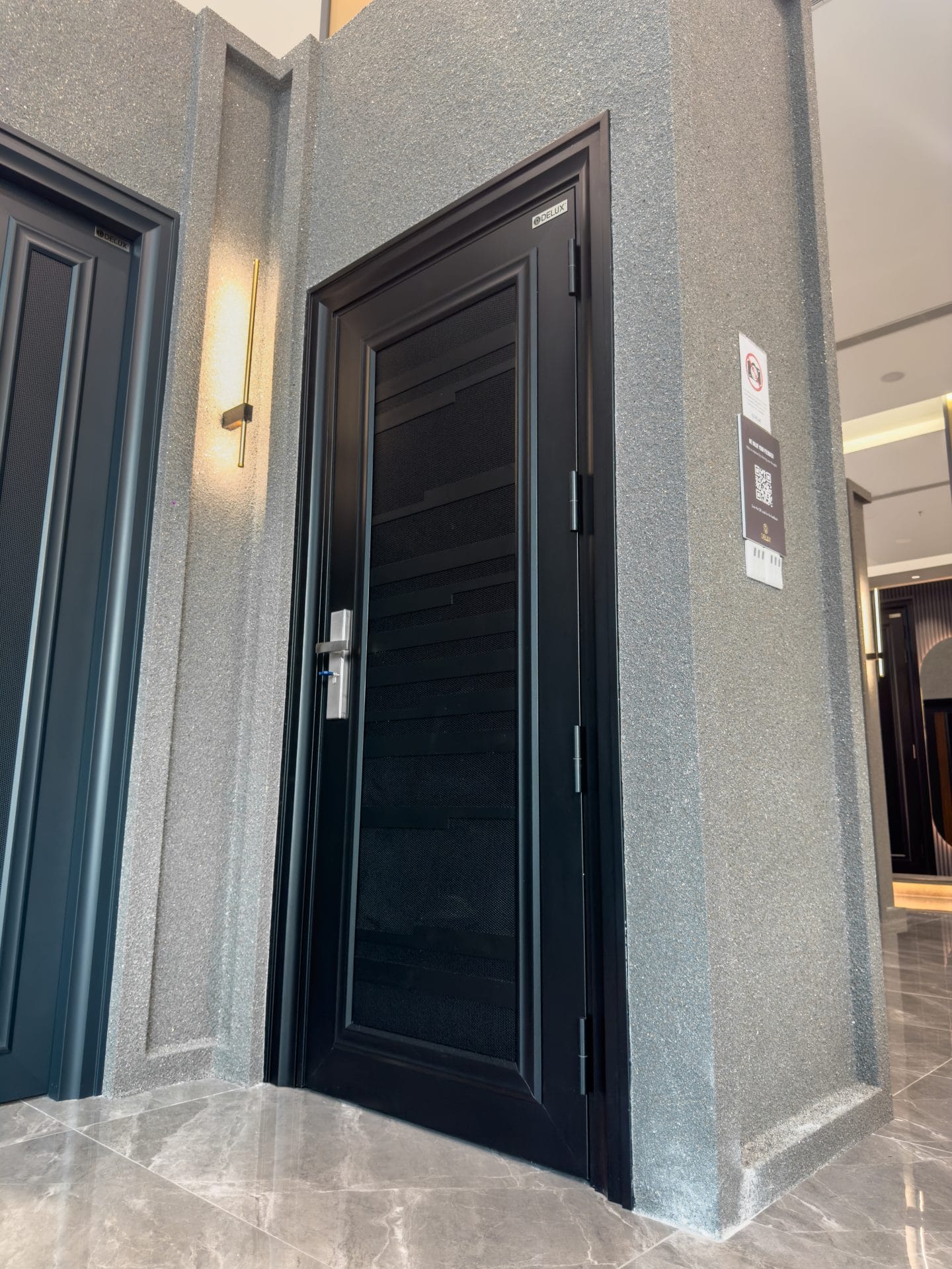 Security door Malaysia Aluminum door Luxury security door Delux security door price Aluminium security door Alutechdoor Security door design for home Best safety door Best security door malaysia Modern security door Security door design Single Door DT609