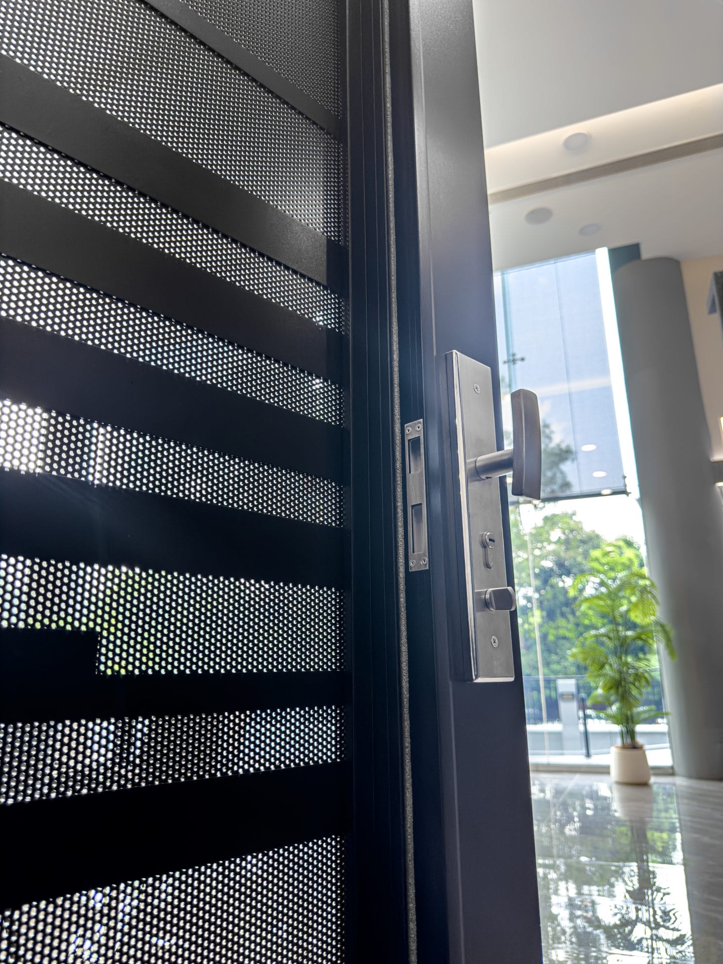 Security door Malaysia Aluminum door Luxury security door Delux security door price Aluminium security door Alutechdoor Security door design for home Best safety door Best security door malaysia Modern security door Security door design Single Door DT609