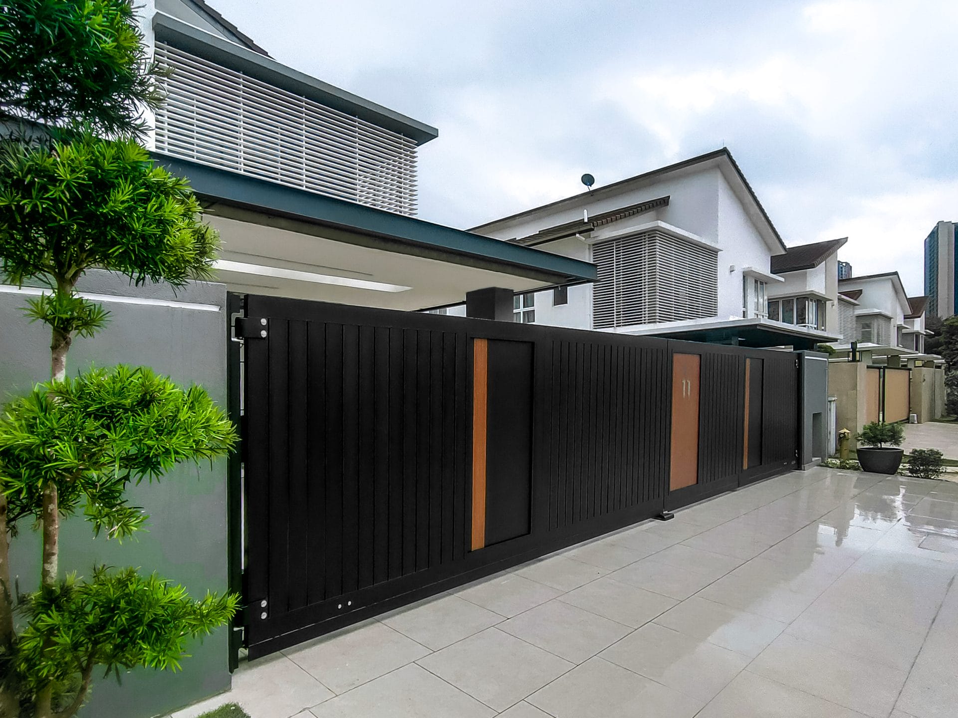 Trackless folding gate Trackless autogate Folding gate Malaysia Aluminium gate Malaysia Delux autogate Unigate Autogate Malaysia Unigate Malaysia Trackless gate Malaysia Aluminium gate supplier Malaysia Aluminium auto gate Autogate price Autogate system price Trackless autogate malaysia price Autogate malaysia price Aluminium gate suppliers Inline 14