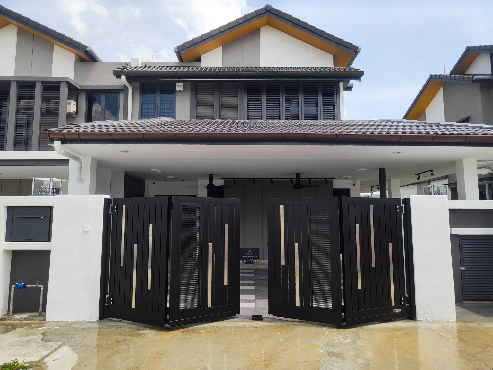 Trackless folding gate Trackless autogate Folding gate Malaysia Aluminium gate Malaysia Delux autogate Unigate Autogate Malaysia Unigate Malaysia Trackless gate Malaysia Aluminium gate supplier Malaysia Aluminium auto gate Autogate price Autogate system price Trackless autogate malaysia price Autogate malaysia price Aluminium gate suppliers classline 302