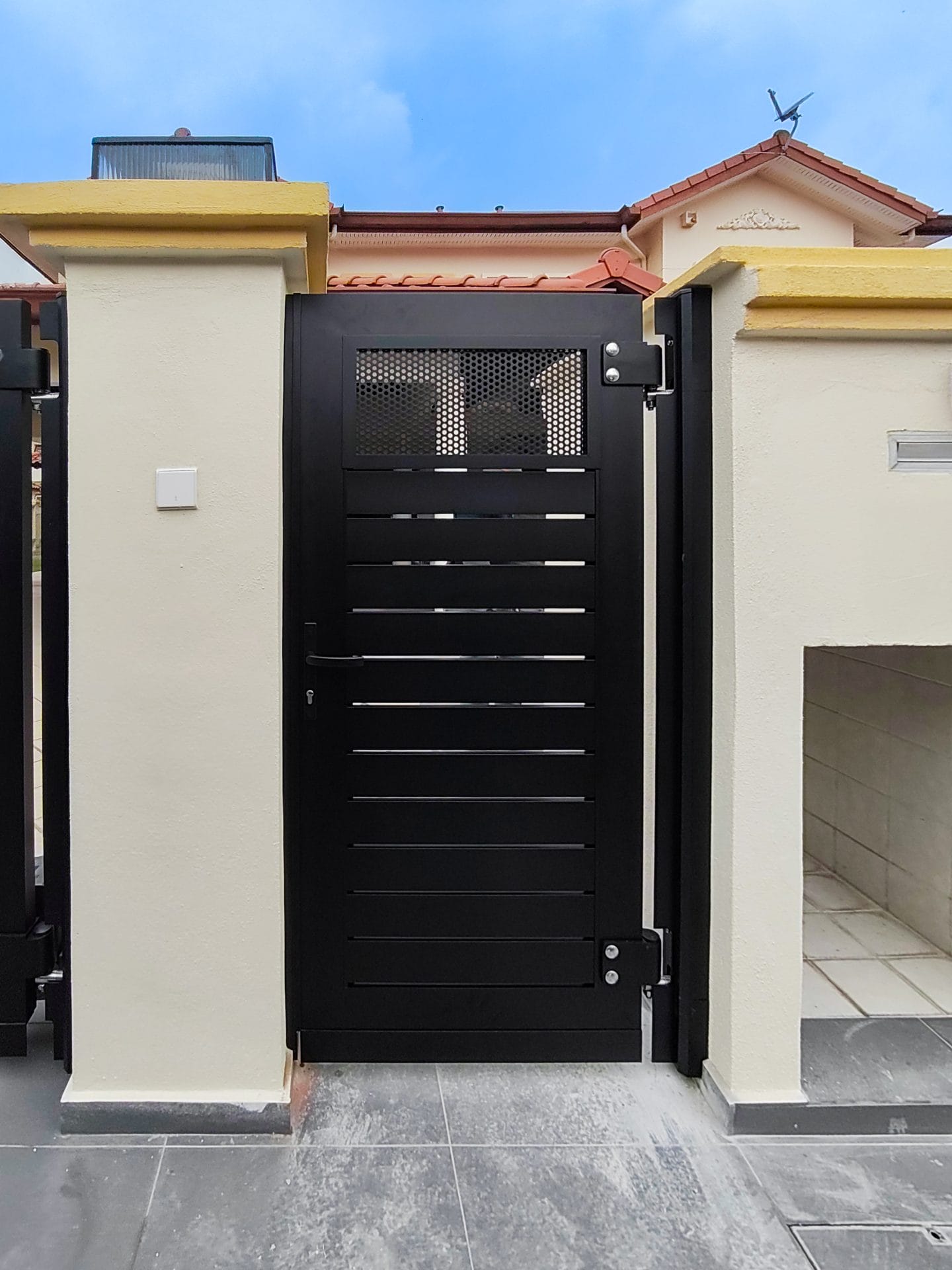 Trackless folding gate Trackless autogate Folding gate Malaysia Aluminium gate Malaysia Delux autogate Unigate Autogate Malaysia Unigate Malaysia Trackless gate Malaysia Aluminium gate supplier Malaysia Aluminium auto gate Autogate price Autogate system price Trackless autogate malaysia price Autogate malaysia price Aluminium gate suppliers texstone x4