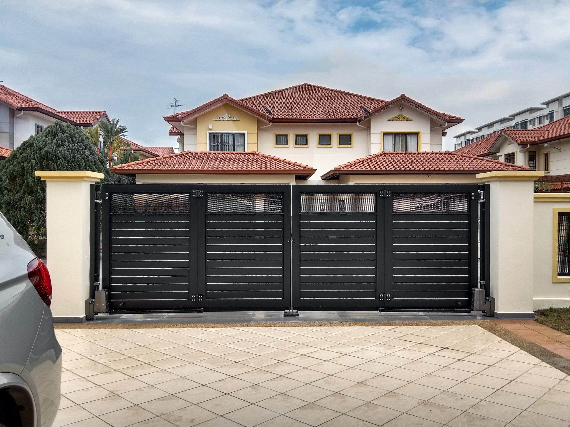 Trackless folding gate Trackless autogate Folding gate Malaysia Aluminium gate Malaysia Delux autogate Unigate Autogate Malaysia Unigate Malaysia Trackless gate Malaysia Aluminium gate supplier Malaysia Aluminium auto gate Autogate price Autogate system price Trackless autogate malaysia price Autogate malaysia price Aluminium gate suppliers texstone x4