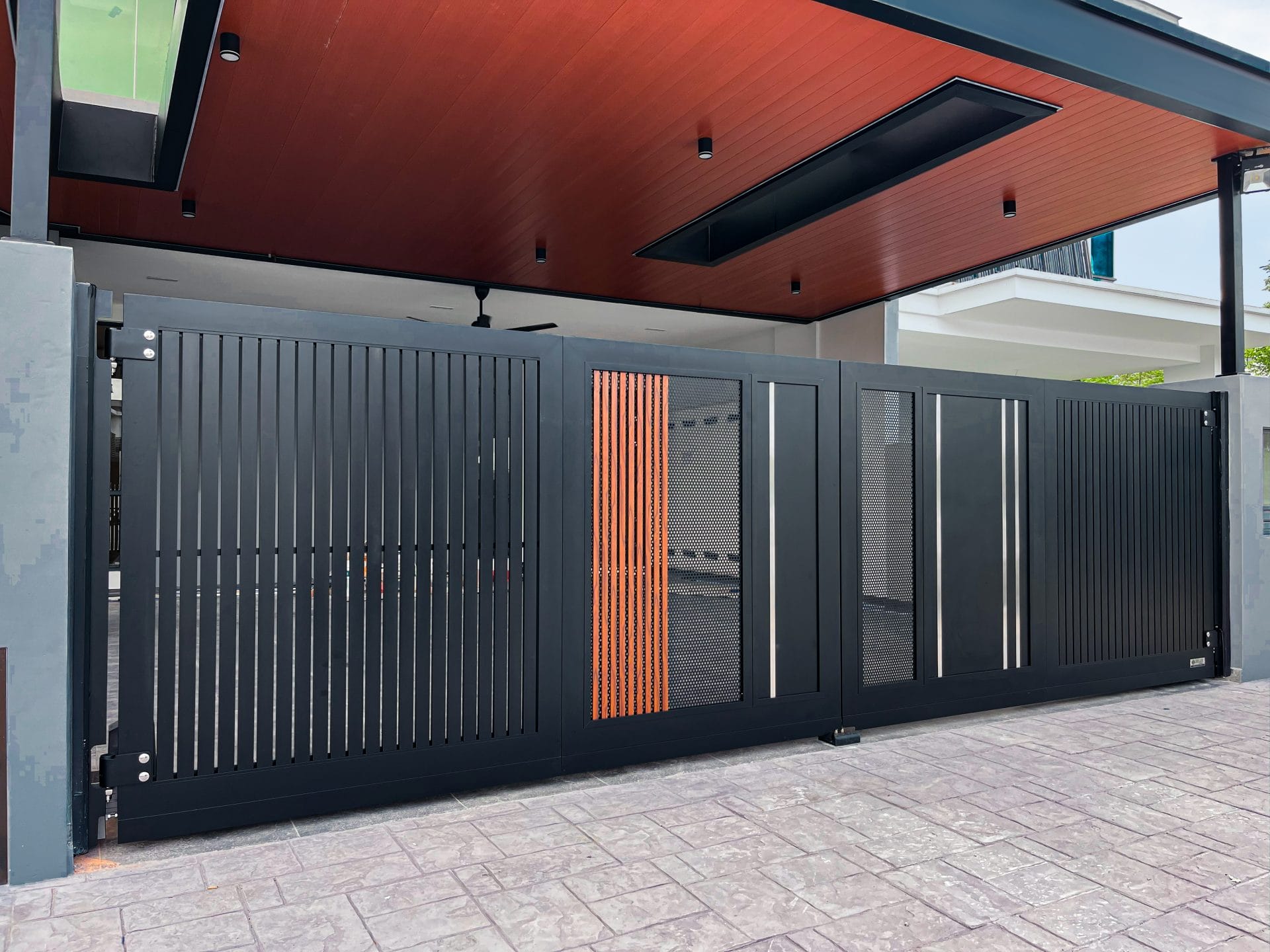 Trackless folding gate Trackless autogate Folding gate Malaysia Aluminium gate Malaysia Delux autogate Unigate Autogate Malaysia Unigate Malaysia Trackless gate Malaysia Aluminium gate supplier Malaysia Aluminium auto gate Autogate price Autogate system price Trackless autogate malaysia price Autogate malaysia price Aluminium gate suppliers linex 3