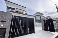 Trackless folding gate Trackless autogate Folding gate Malaysia Aluminium gate Malaysia Delux autogate Unigate Autogate Malaysia Unigate Malaysia Trackless gate Malaysia Aluminium gate supplier Malaysia Aluminium auto gate Autogate price Autogate system price Trackless autogate malaysia price Autogate malaysia price Aluminium gate suppliers x-line 1