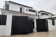Trackless folding gate Trackless autogate Folding gate Malaysia Aluminium gate Malaysia Delux autogate Unigate Autogate Malaysia Unigate Malaysia Trackless gate Malaysia Aluminium gate supplier Malaysia Aluminium auto gate Autogate price Autogate system price Trackless autogate malaysia price Autogate malaysia price Aluminium gate suppliers contemporary 802