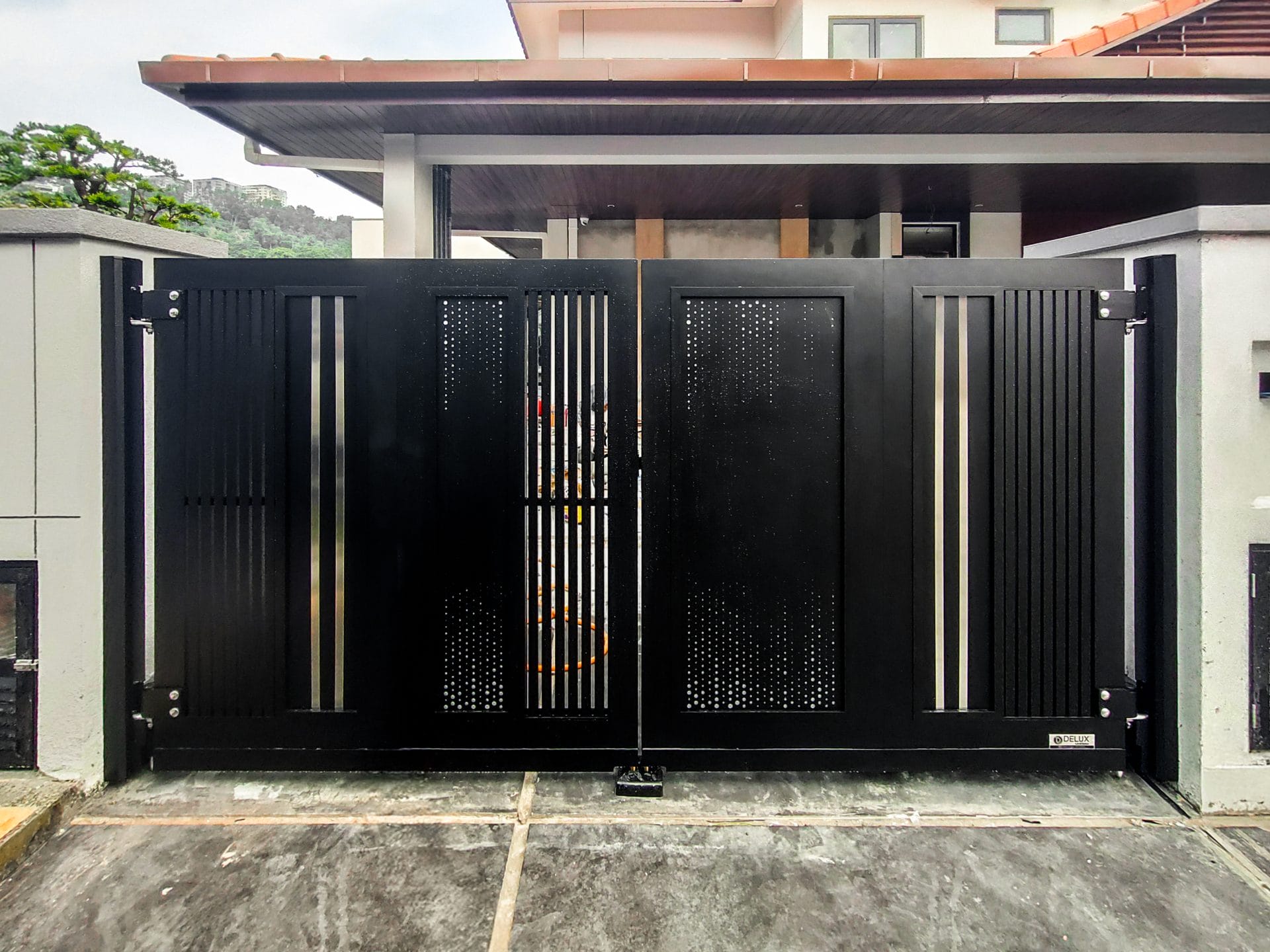 Trackless folding gate Trackless autogate Folding gate Malaysia Aluminium gate Malaysia Delux autogate Unigate Autogate Malaysia Unigate Malaysia Trackless gate Malaysia Aluminium gate supplier Malaysia Aluminium auto gate Autogate price Autogate system price Trackless autogate malaysia price Autogate malaysia price Aluminium gate suppliers volca